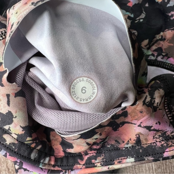 Lululemon • Base Pace High-Rise Crop 23" • Stencil Blossom Red Multi • 6 - Picture 11 of 12